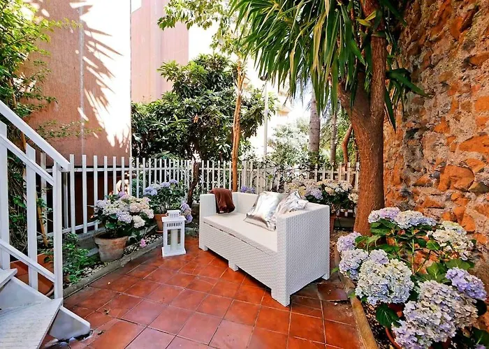 Charming Patio Apartment Trastevere -Topcollection
